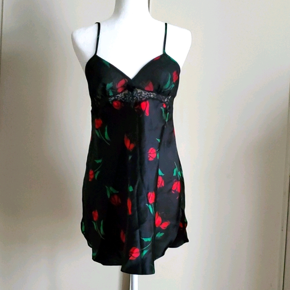 Maidenform Night gown